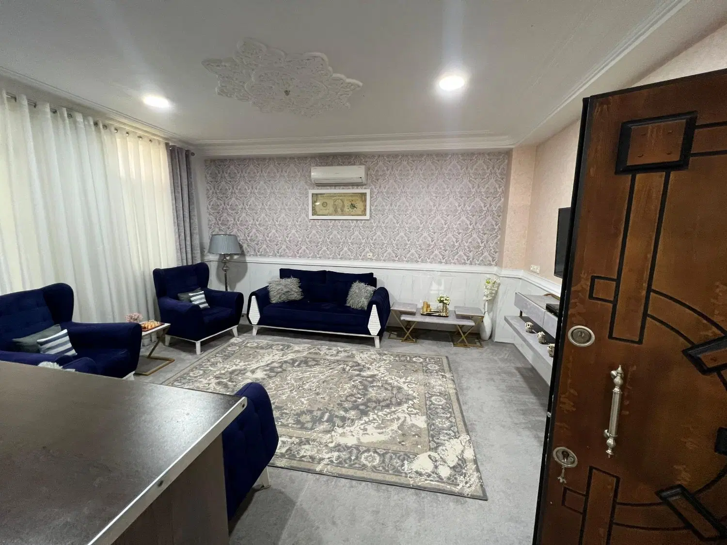 ۱۰۵ متر با پارکینگ و انباری