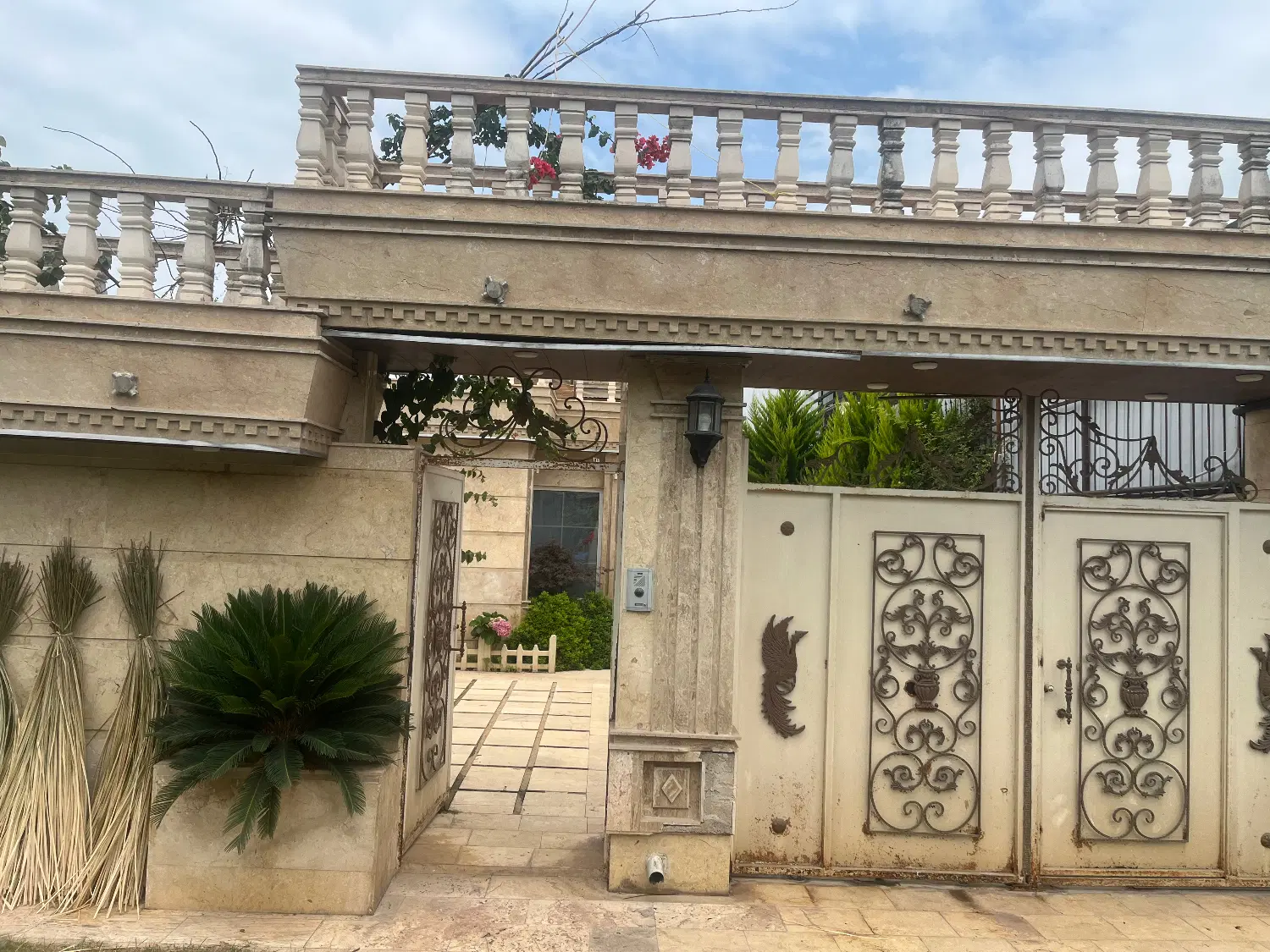 ویلا استخر دار چهار فصل - انزلی