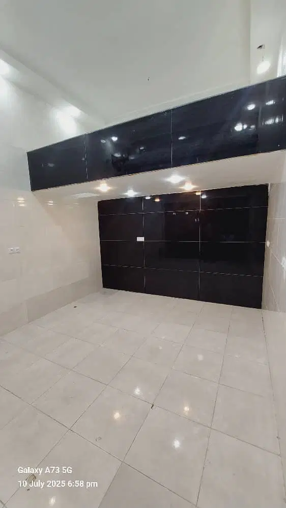 مغازه ۲۲متری بر خیابان اصلی