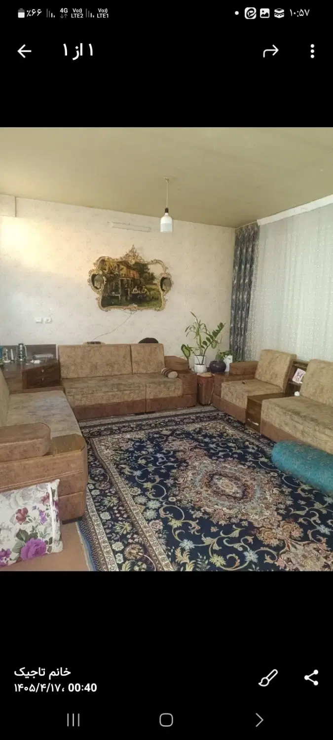 طبقه همکف با حیاط و زیرزمین