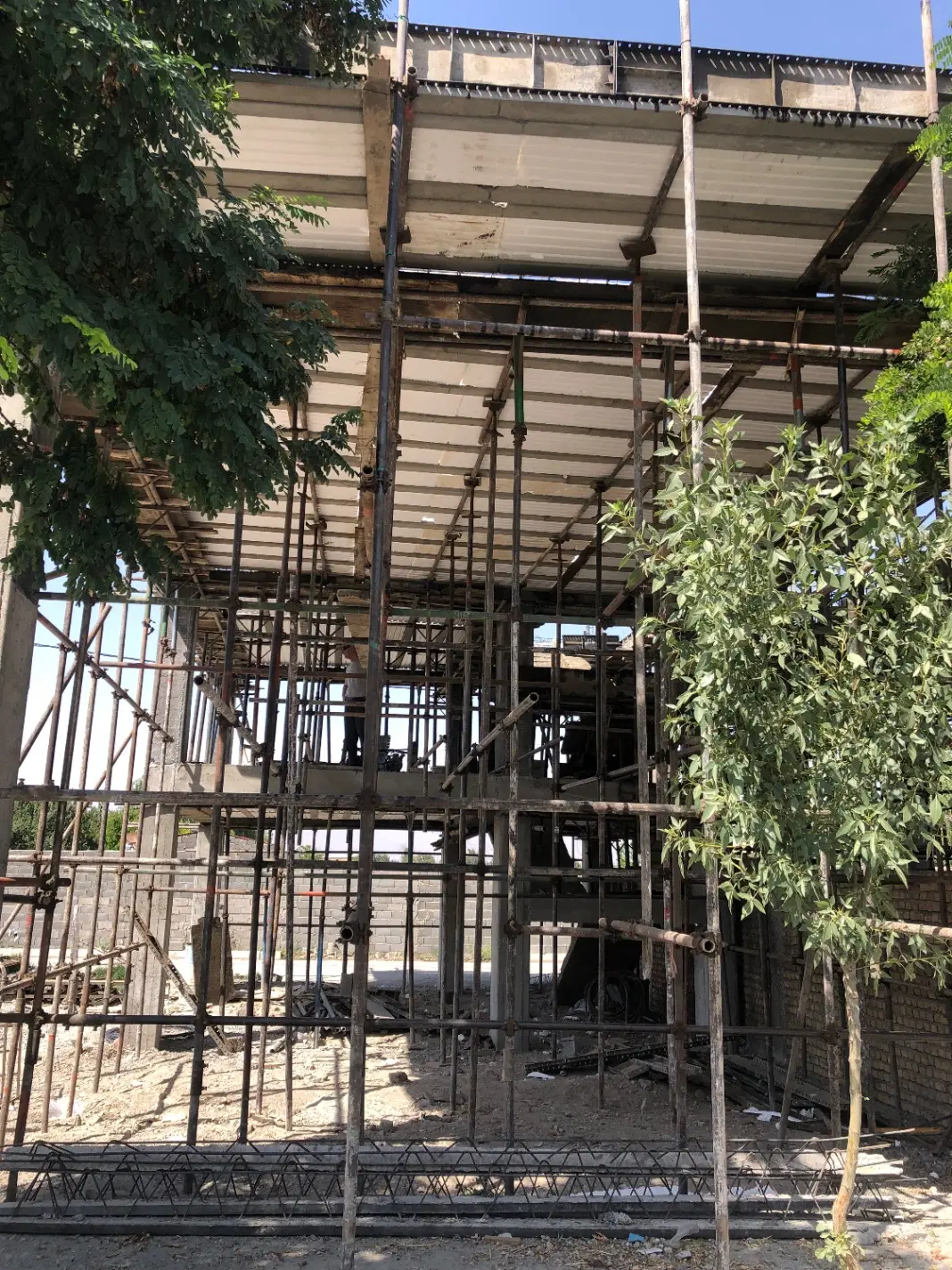 فروش زمین نیمه کار تجاری مسکونی