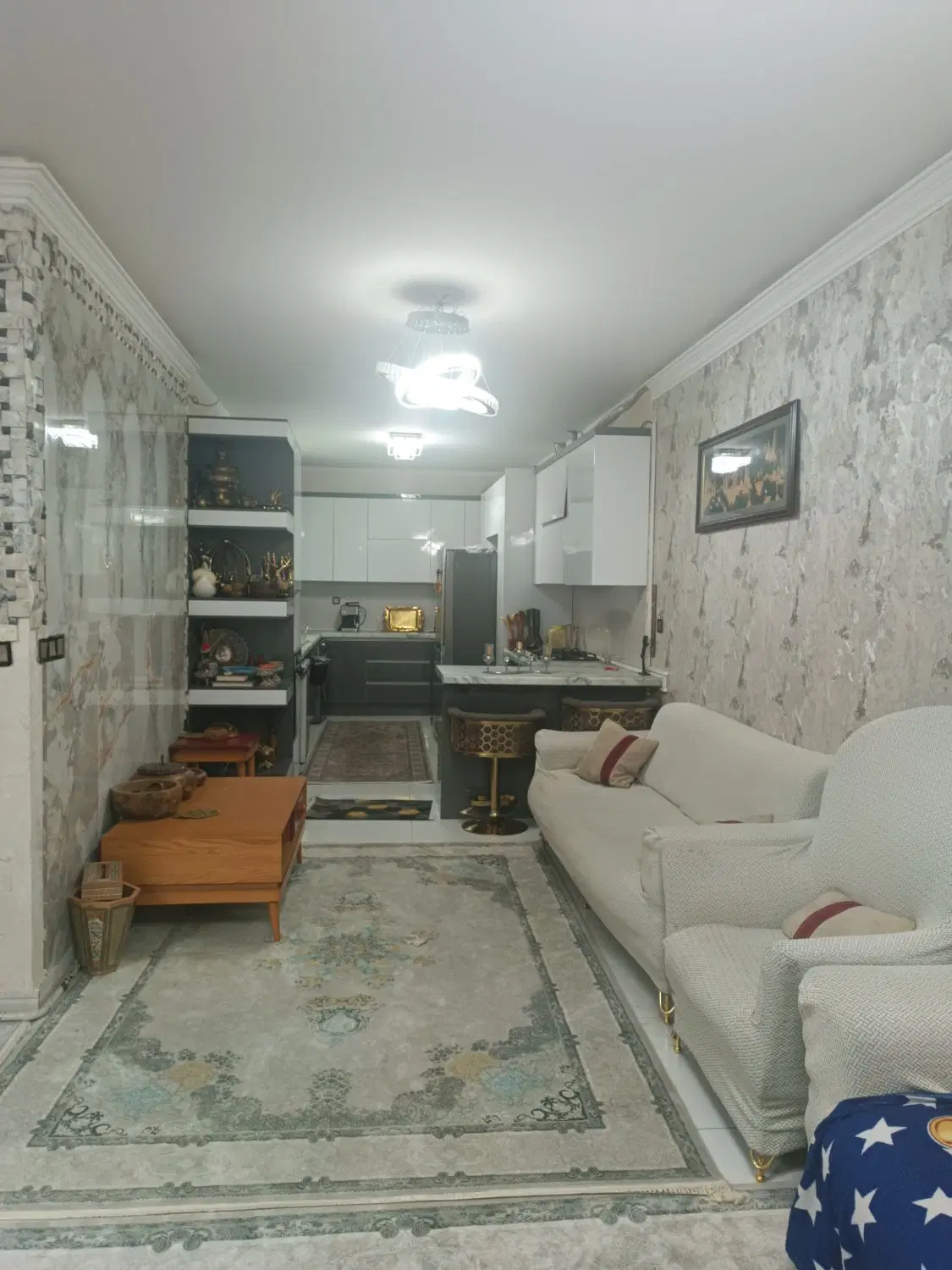 فروش خانه سه طبقه ویلایی