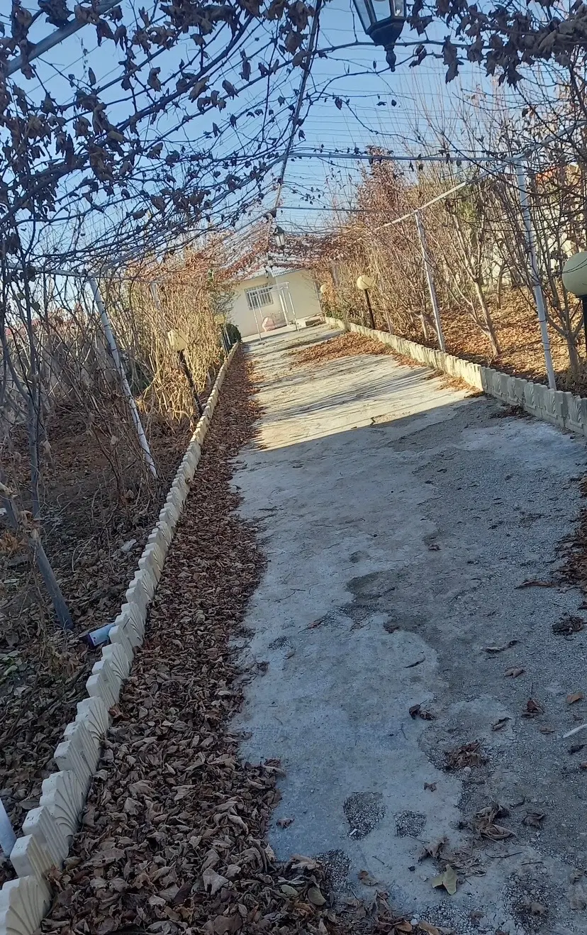 زمین فروشی
