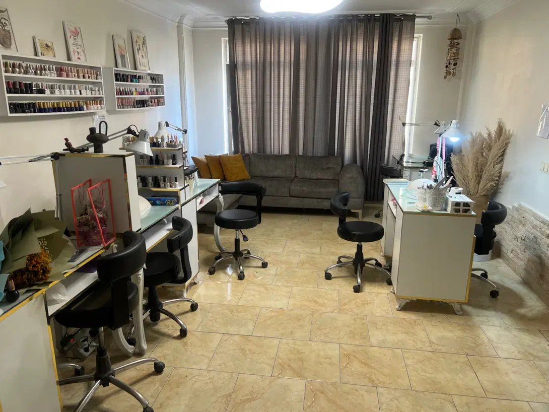 اجاره میز ناخن