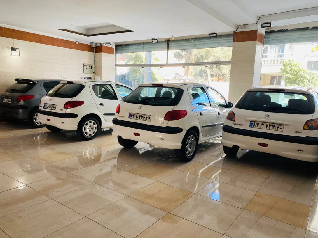 رهن ‌و اجاره نمایشگاه اتومبیل فعال گوهردشت(داریوش)