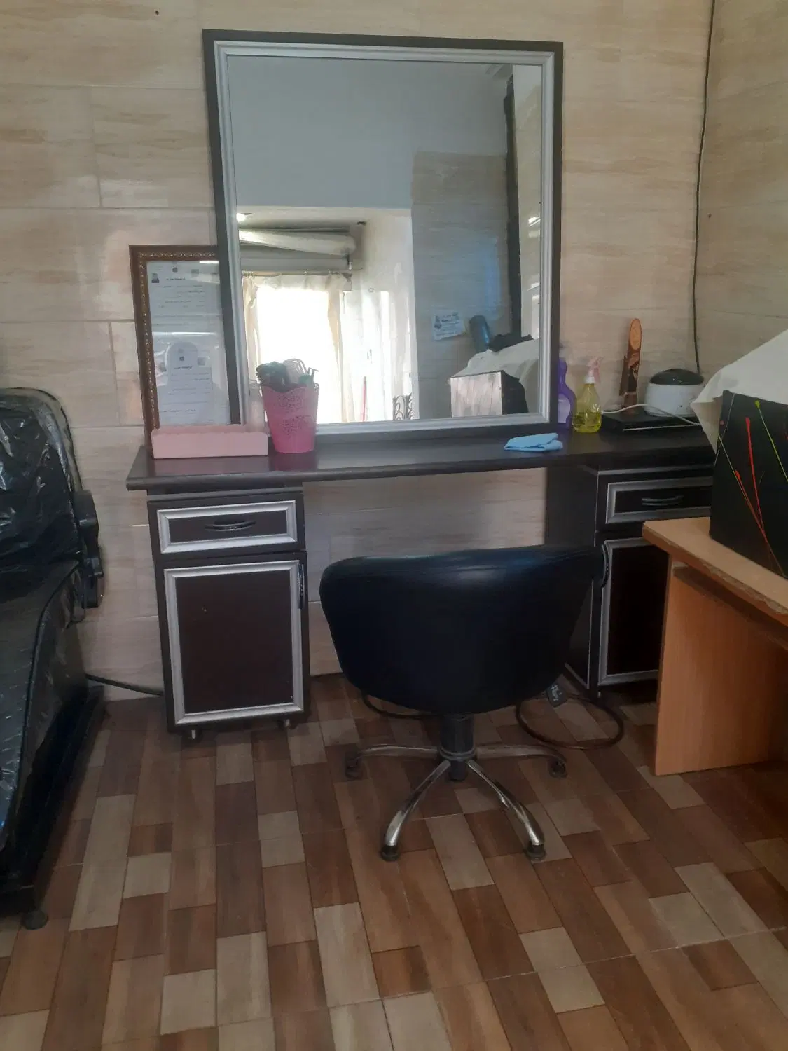 واگذاری مغازه آرایشگاه زنانه