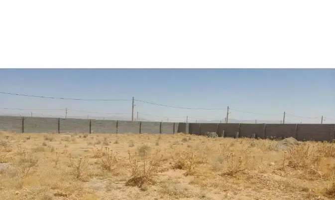1600متر زمین گاوداری دیوار کشی شده