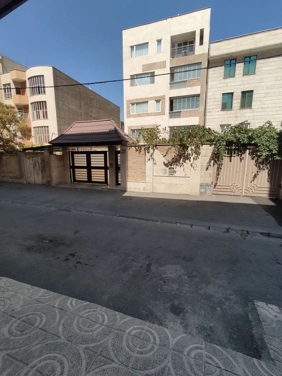۱۸۵ متر _ ویلای _ نقد و معاوضه _ بلوار امام رضا