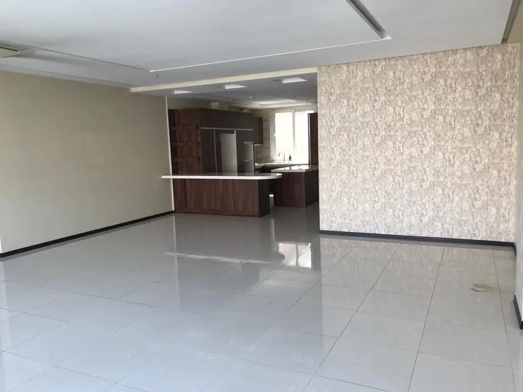 آپارتمان ۱۰۰ متری _ بازسازی‌شده و بسیار تمیز