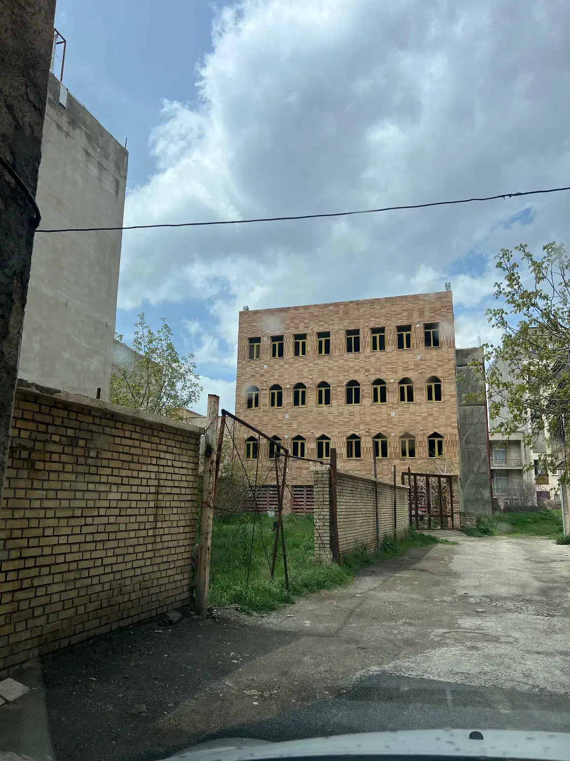 زمین مسکونی ۶۳۰ متری