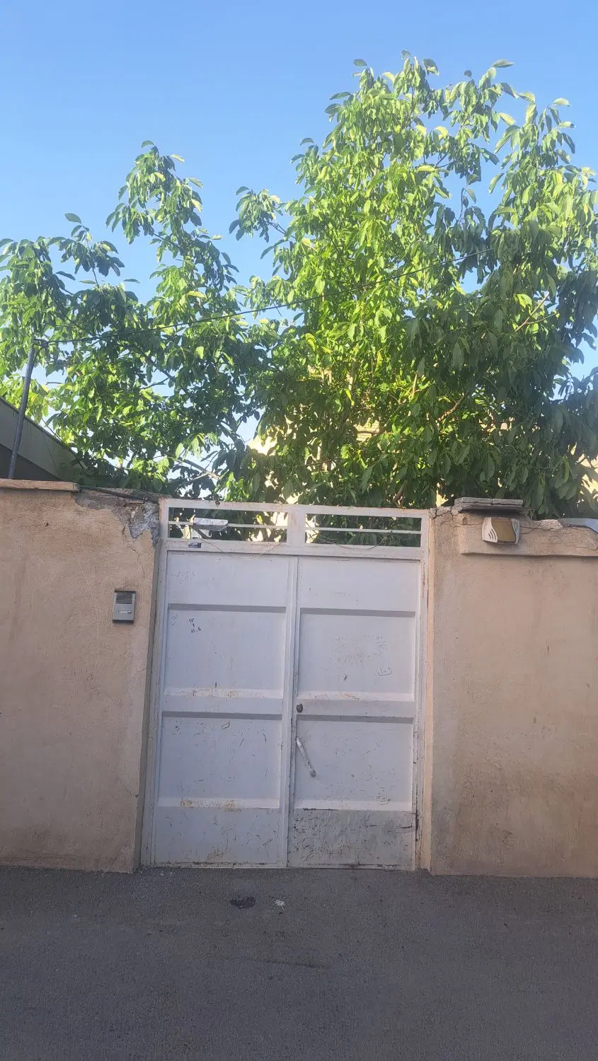 فروش منزل فدیمی قابلیت تجاری ۱۰۰._.