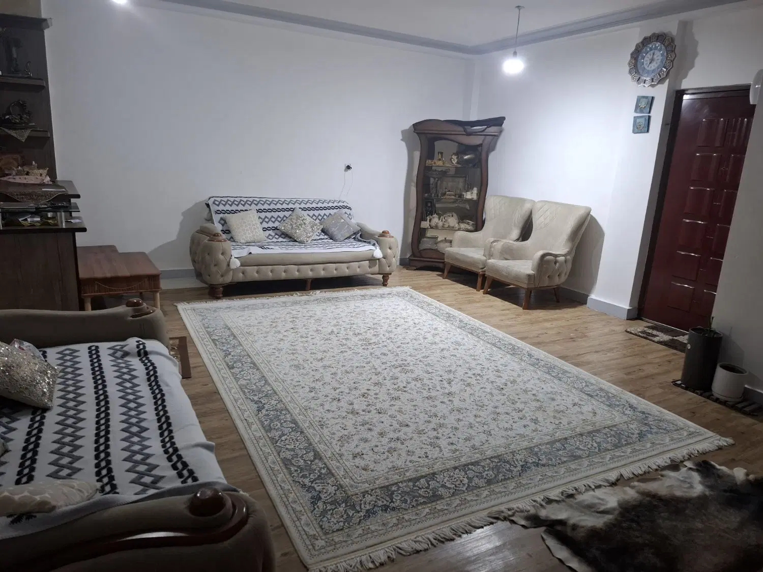 فروش آپارتمان ۱۰۴ متری میدان سپاه روبروی میراث