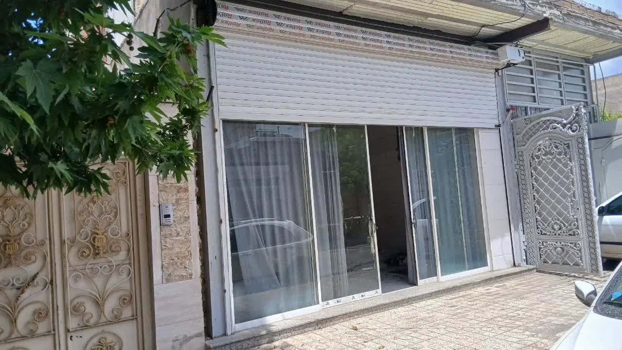یک باب مغازه با شرایط مجزا اجاره داده می شود.