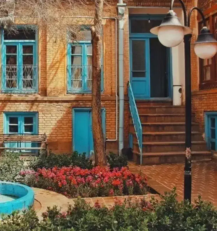 همخونه میپذیرم(خانه دارم)