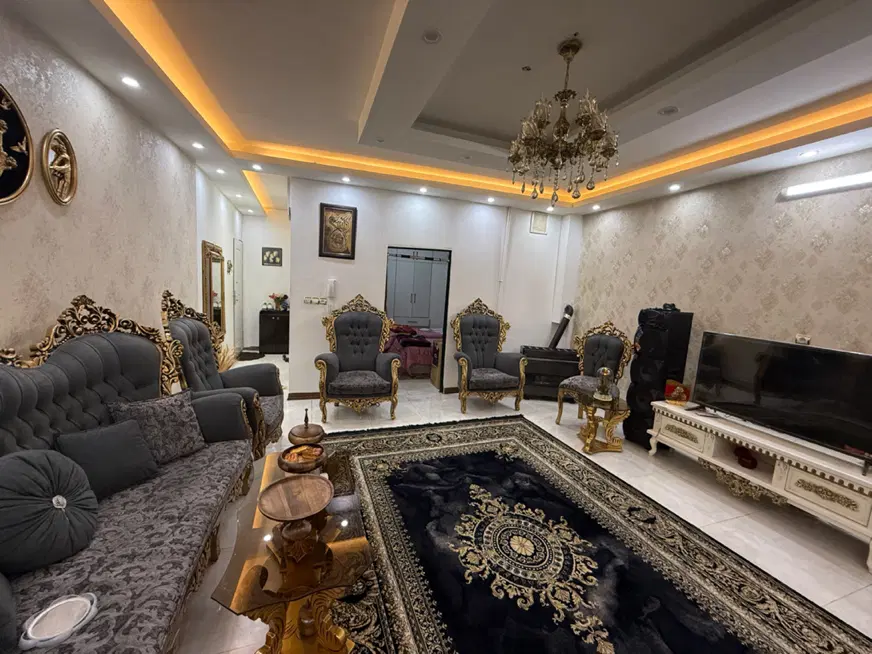 ۹۰متر شیک طبقه اول با اسانسور کشاورز۵