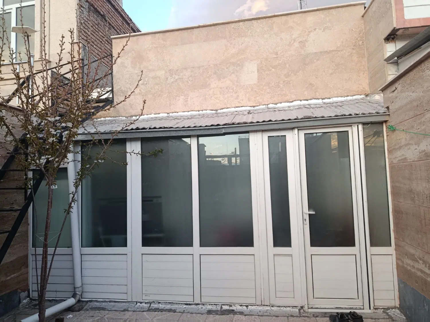 فروش خانه ی ویلای در شهرک سینا