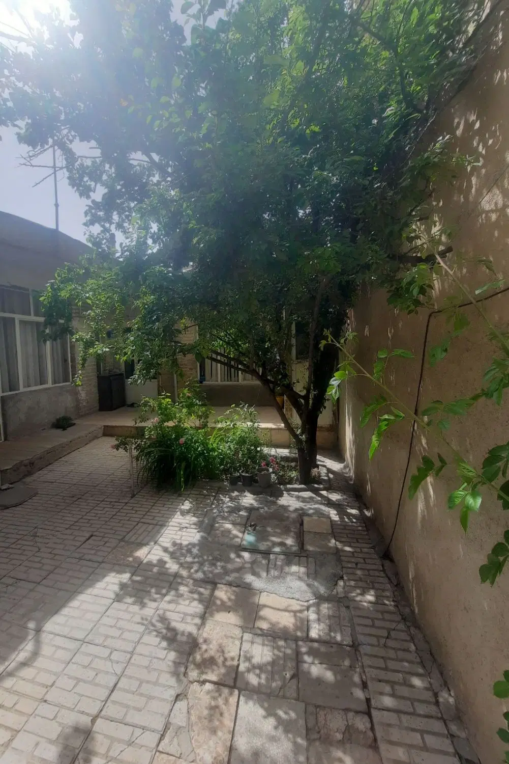 خانه حیاط دار جولان