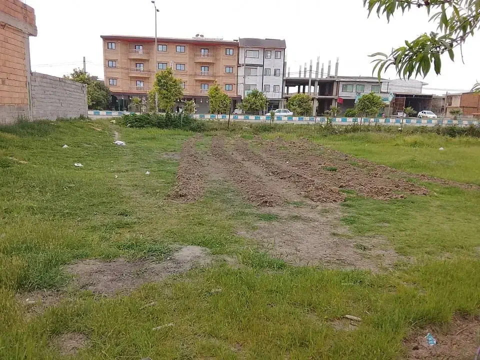 ۲۰۰ متر زمین تجاری مسکونی