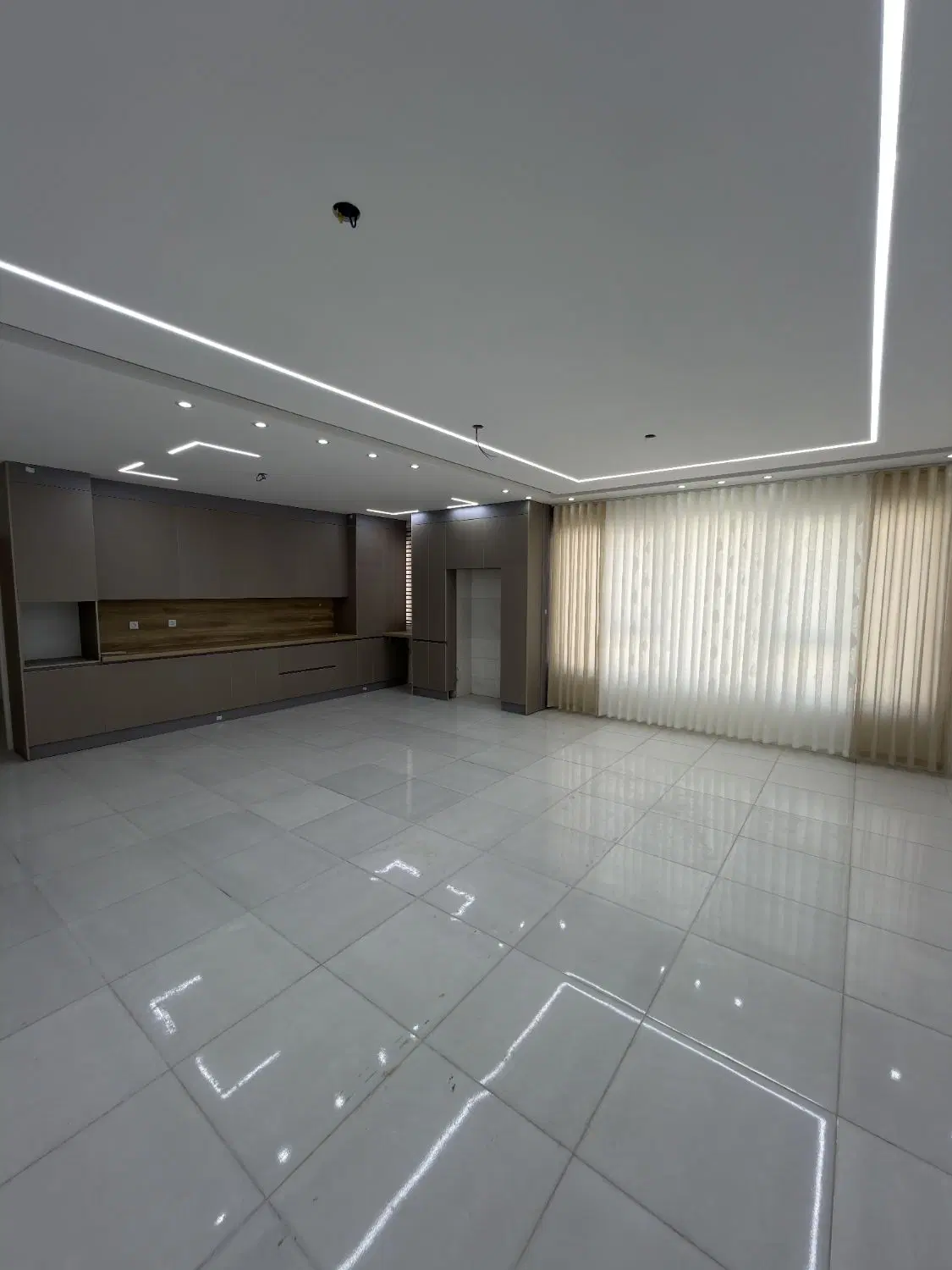 دادگستری _ سه خوابه _ جنوبی