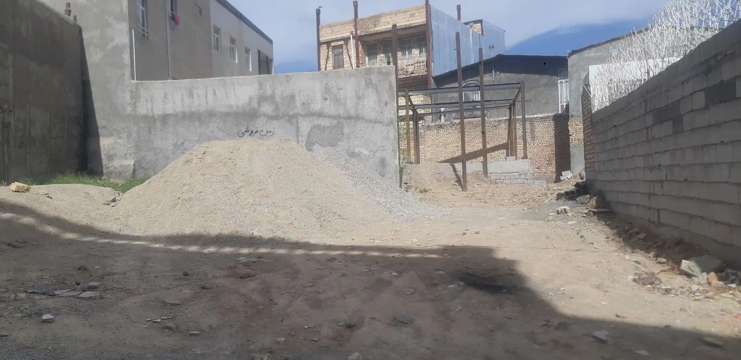 زمین مسکونی دو بَر خوش قواره