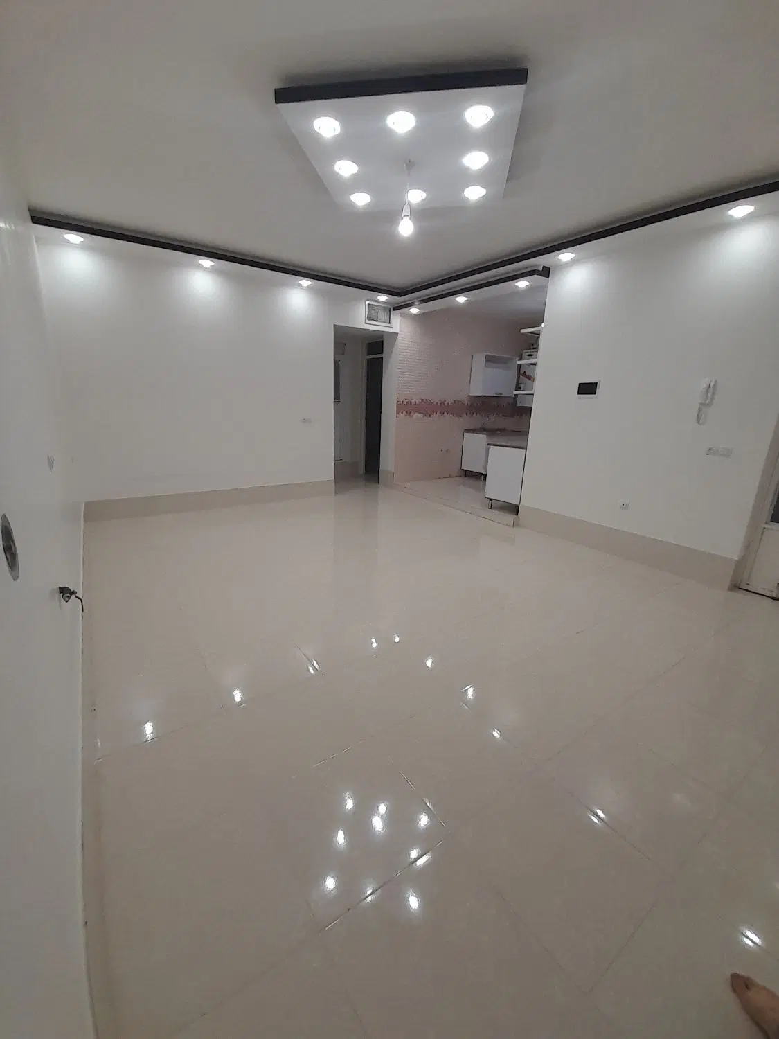 رهن کامل طبقه دوم دوخوابه بلوار اتحاد کوشکک