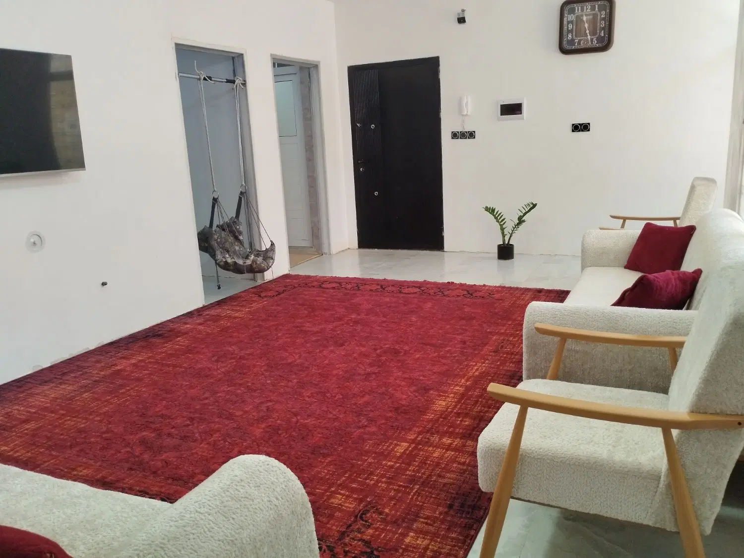 فروش واحد سه خوابه طبقه ی دوم