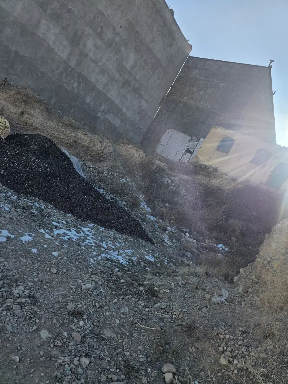 زمین بنیاد مسکن حصار