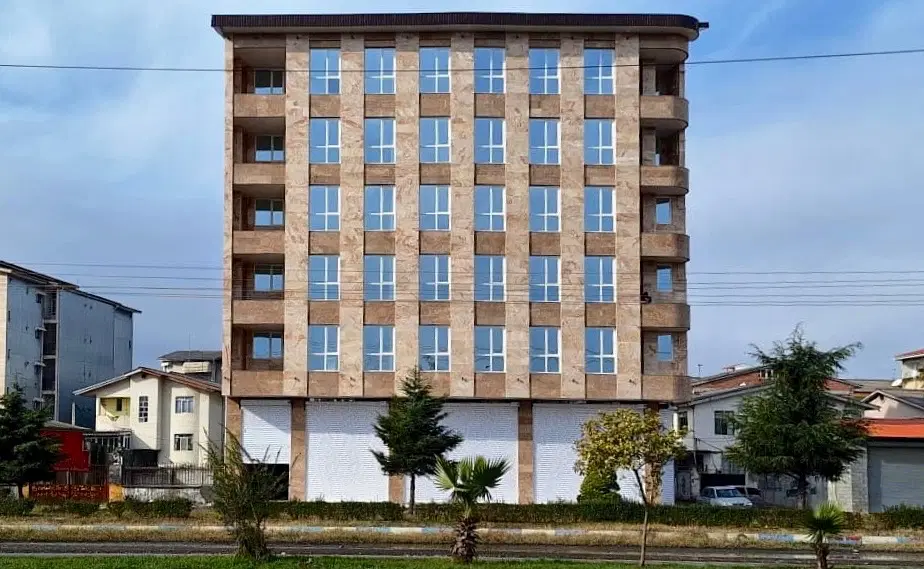 آپارتمان روبروی دریا