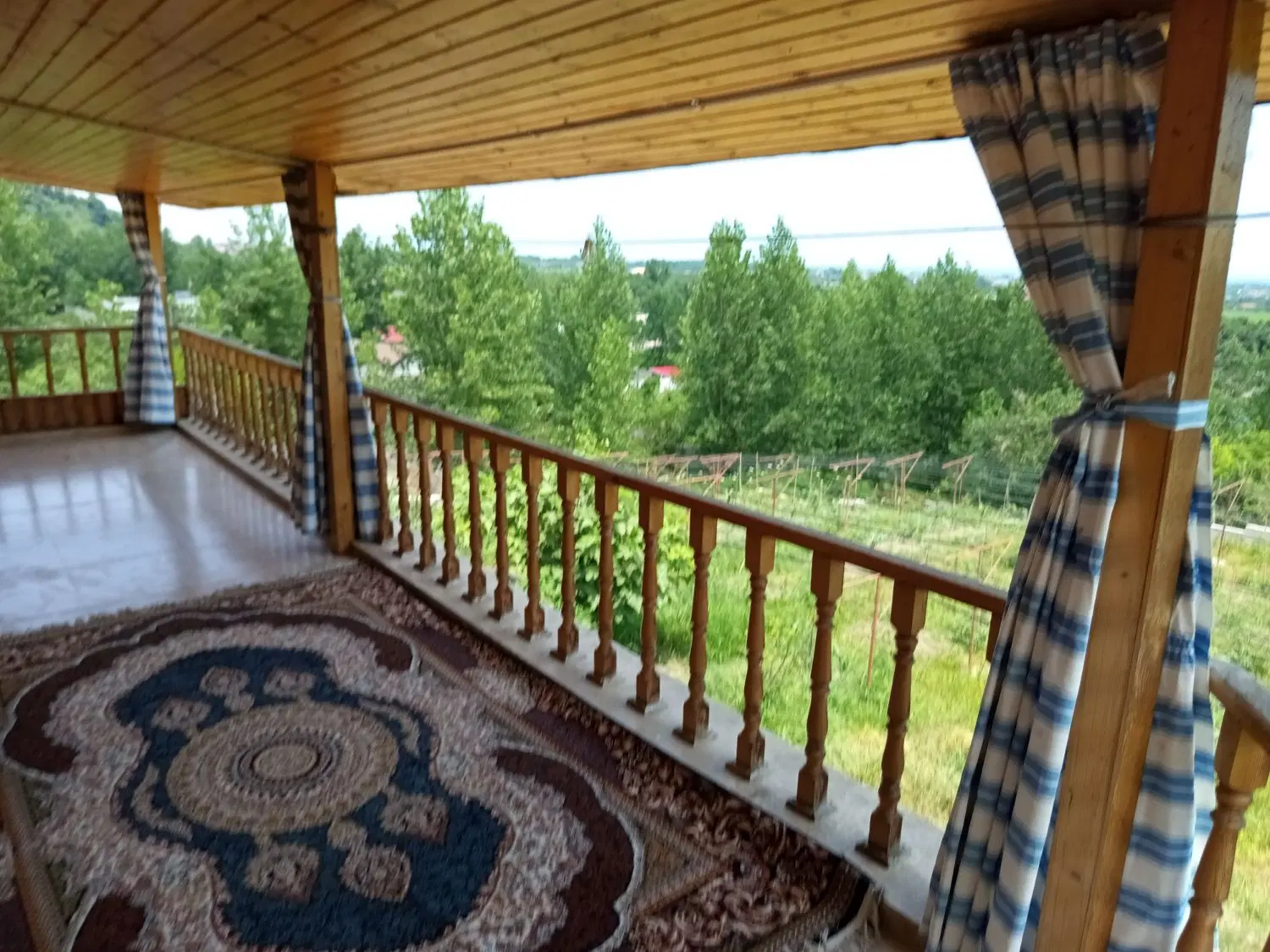 اجاره روزانه ویلا چوبی در دل جنگل