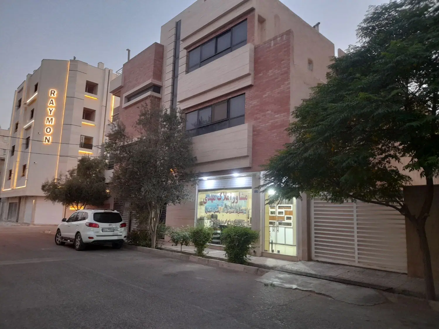 ۳طبقه شمالی دونبش با تجاری بر اصلی خیابان کارگر