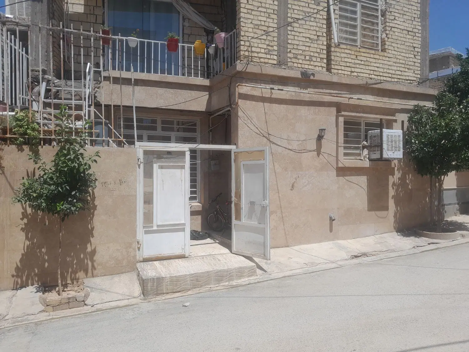 فروش منزل مسکونی قصر قمشه