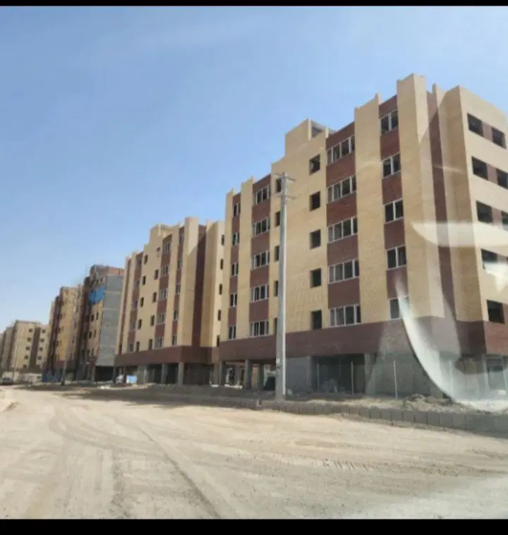 مسکن 560 هکتاری 86متر دوخوابه طبقه دو بدون پارکینگ