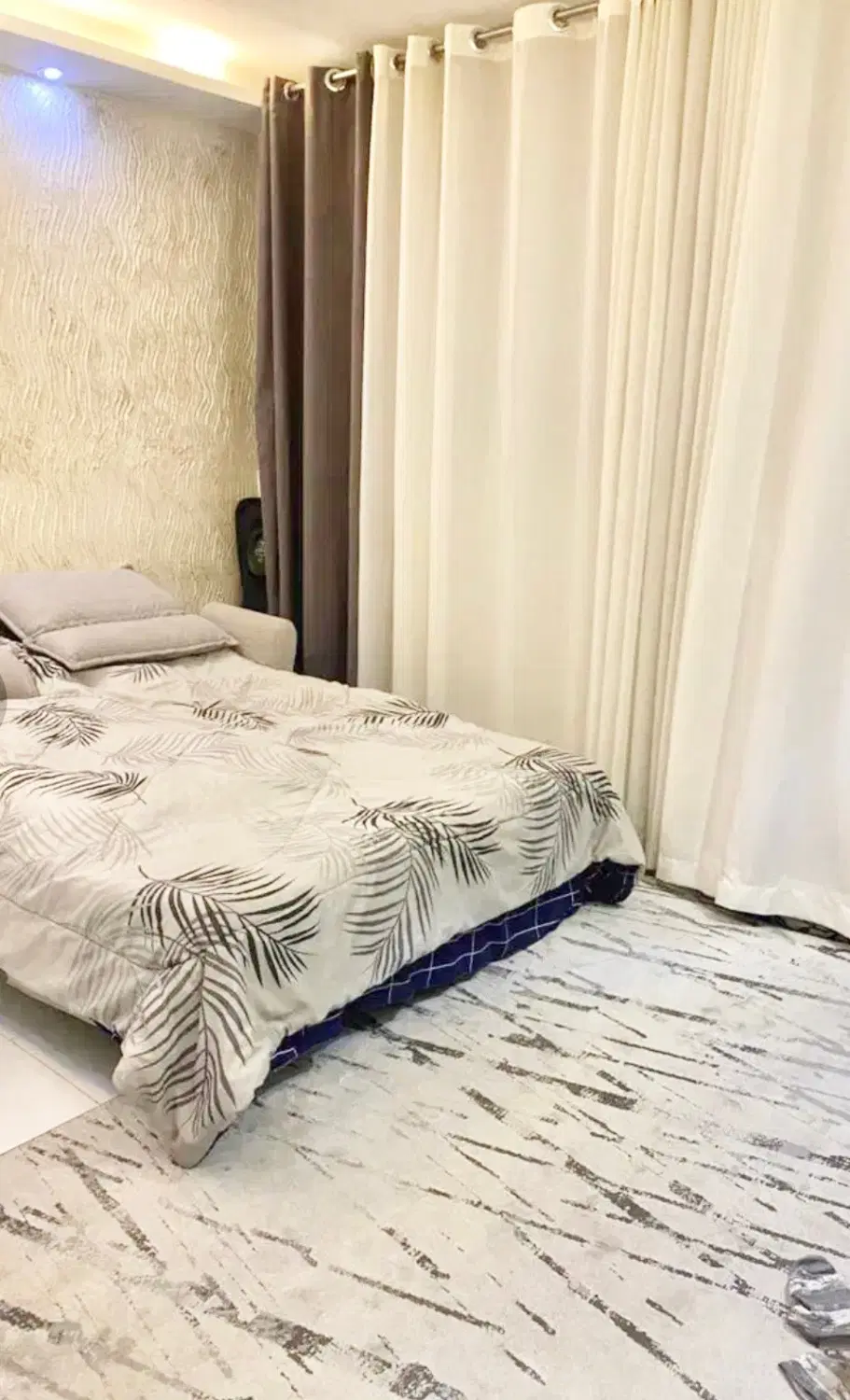 آپارتمان آذربایجان۵۲متری با ۲۰متر حیاط نزدیک مترو