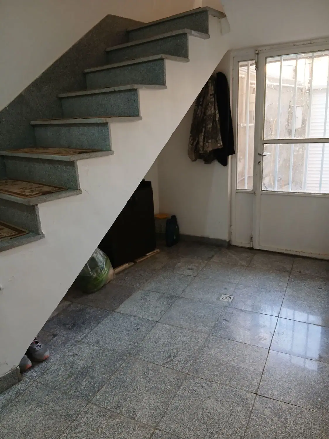 خانه دو طبقه شهرک ولیعصر
