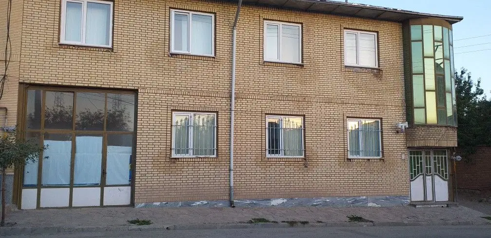 یک ملک تجاری در علی آباد
