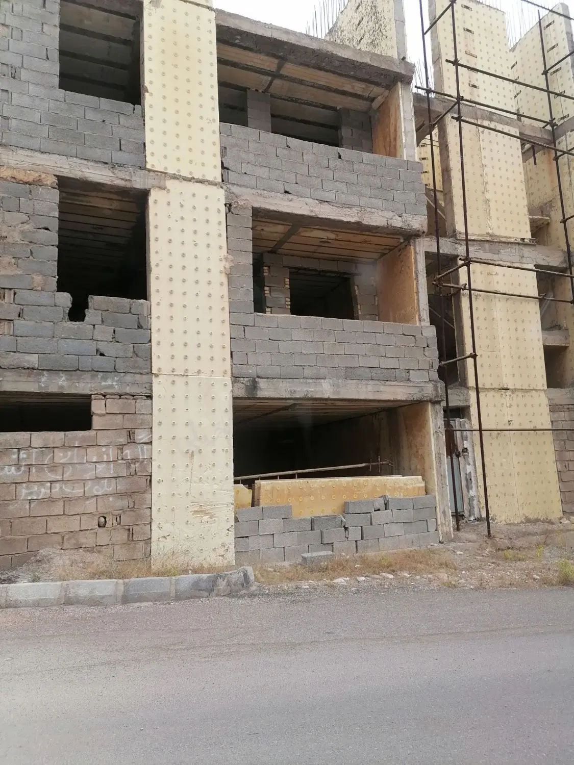 آپارتمان نیمه ساز