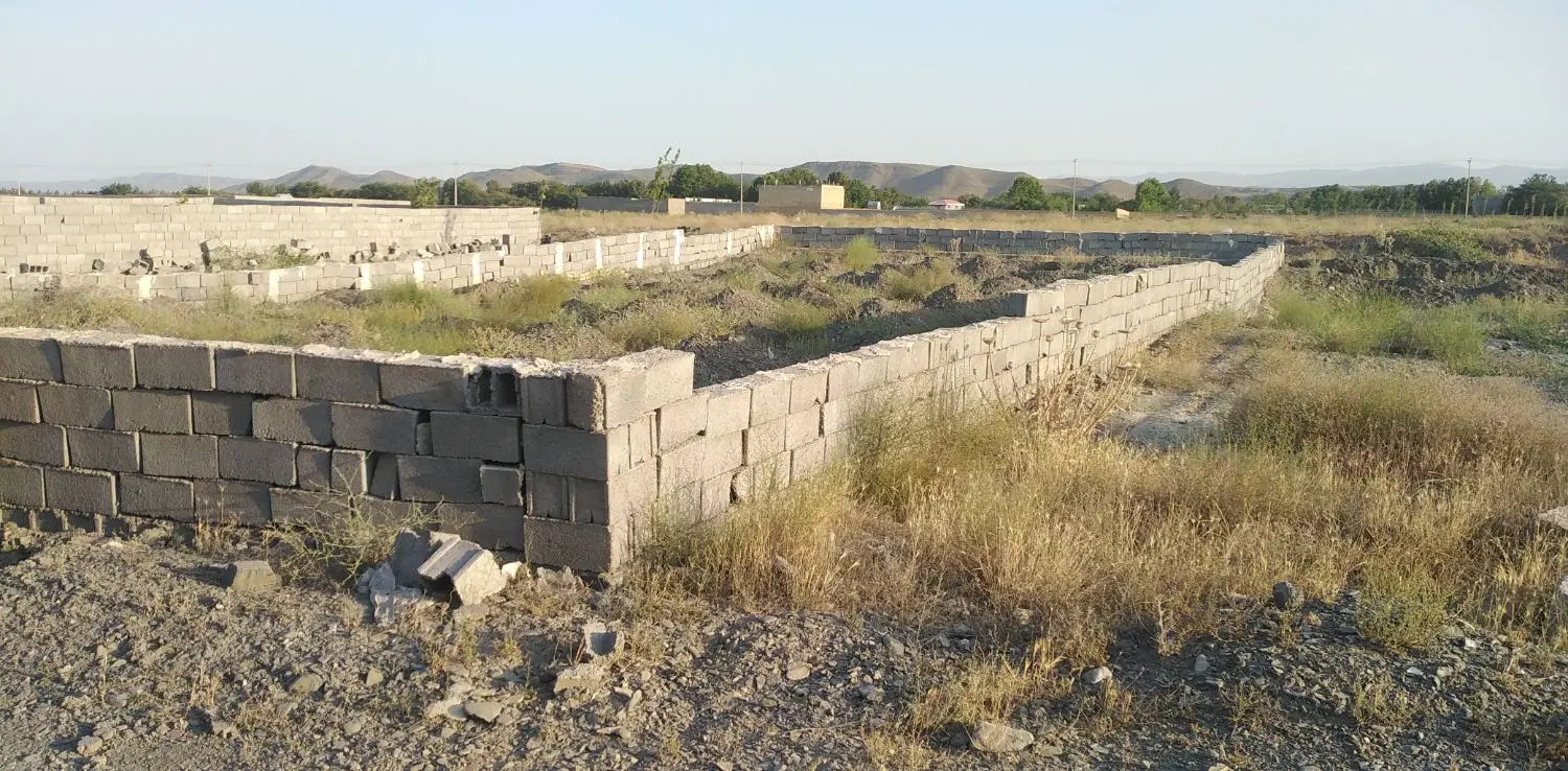 زمین ۱۶۲ متر ویرانی