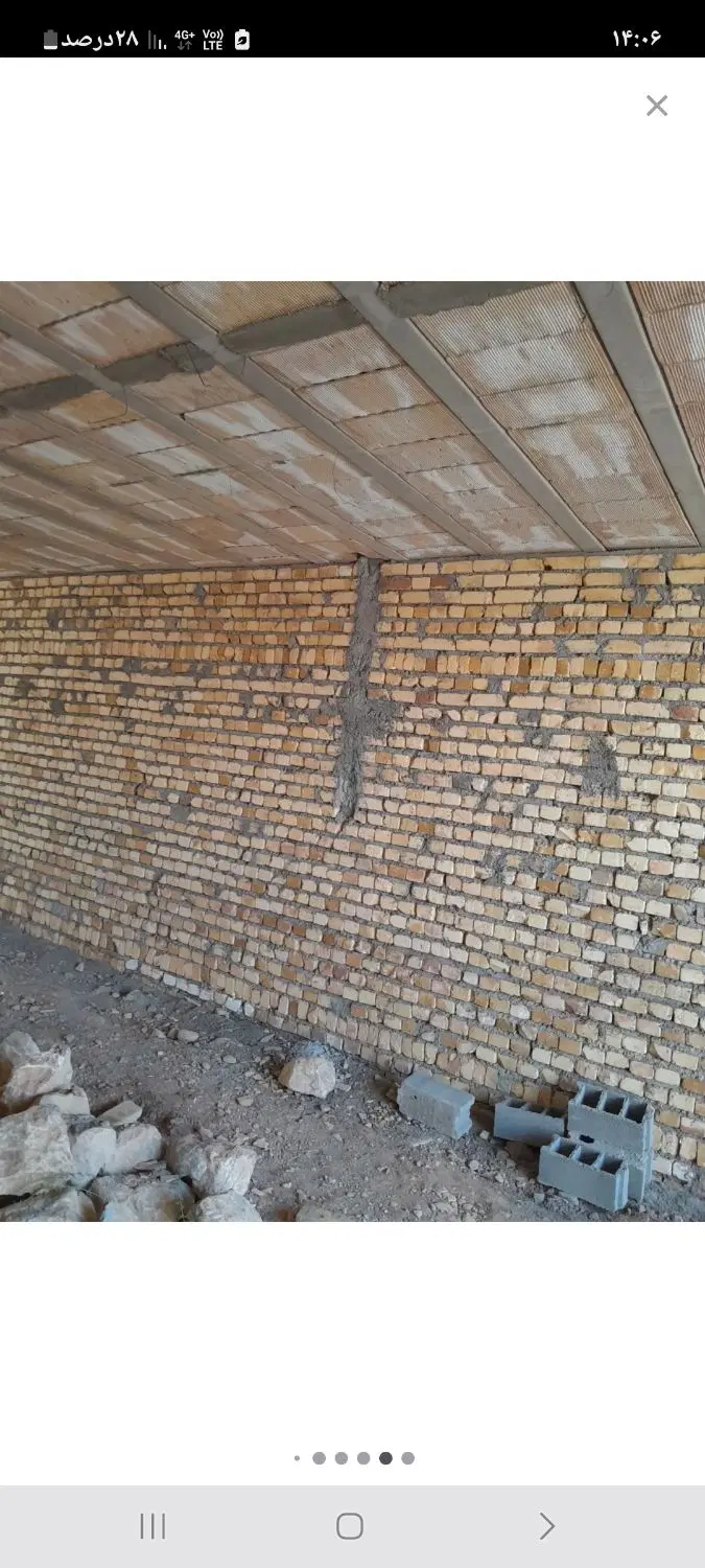 خانه ویلایی نیمه ساخت