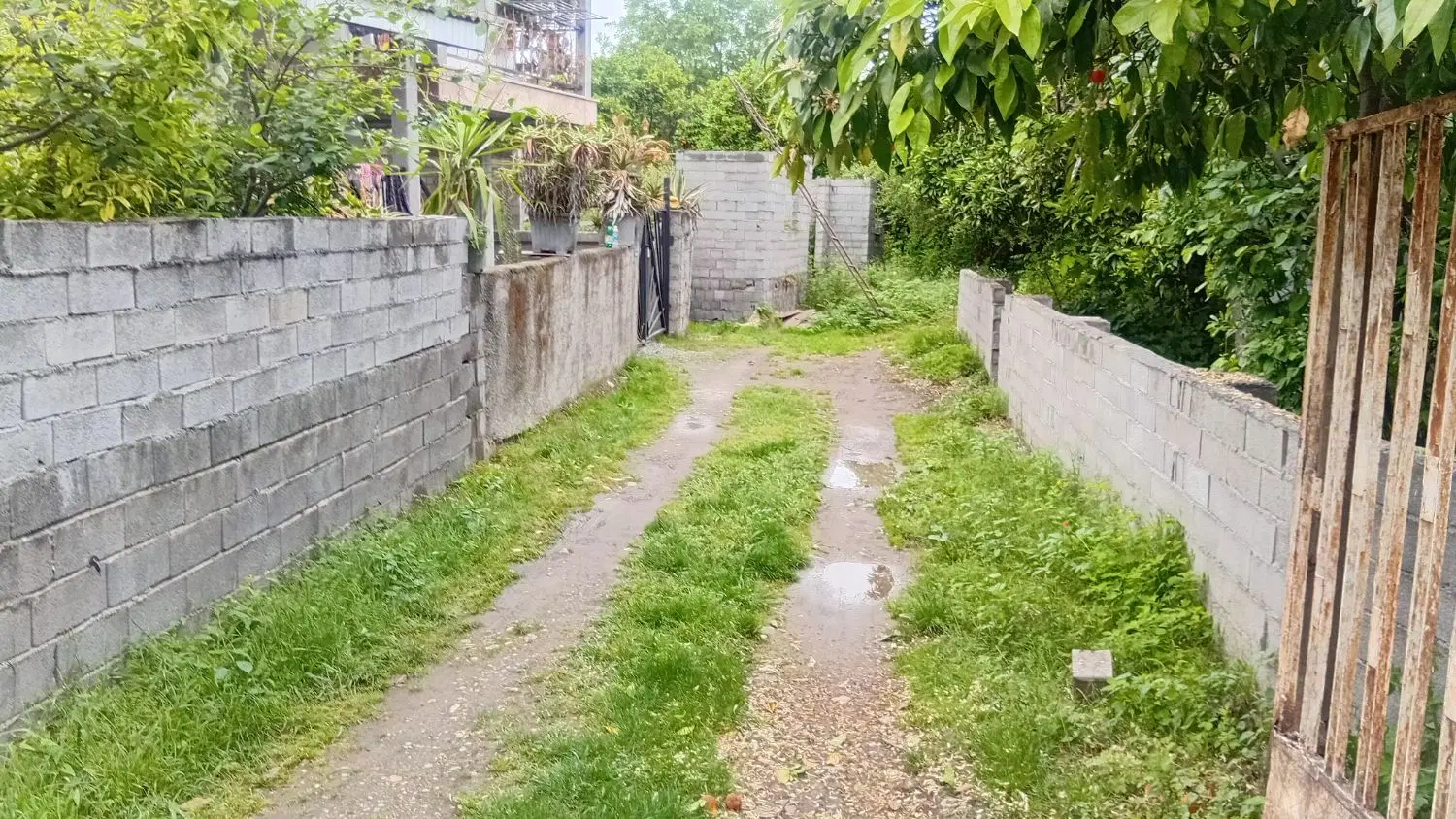 سیسنگان خانه نیمه کاره داخل بافت سند شورایی