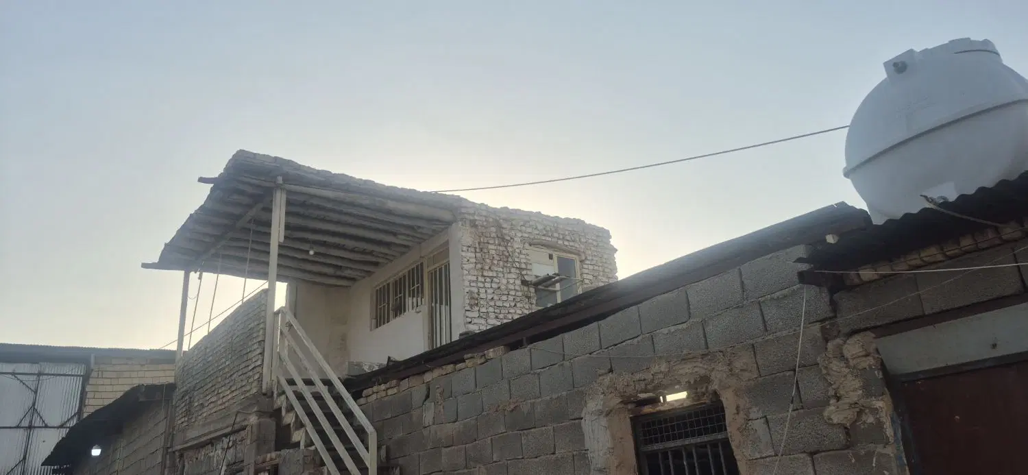 اجاره سالن به همراه استخر و ۴ باکس اسب و....