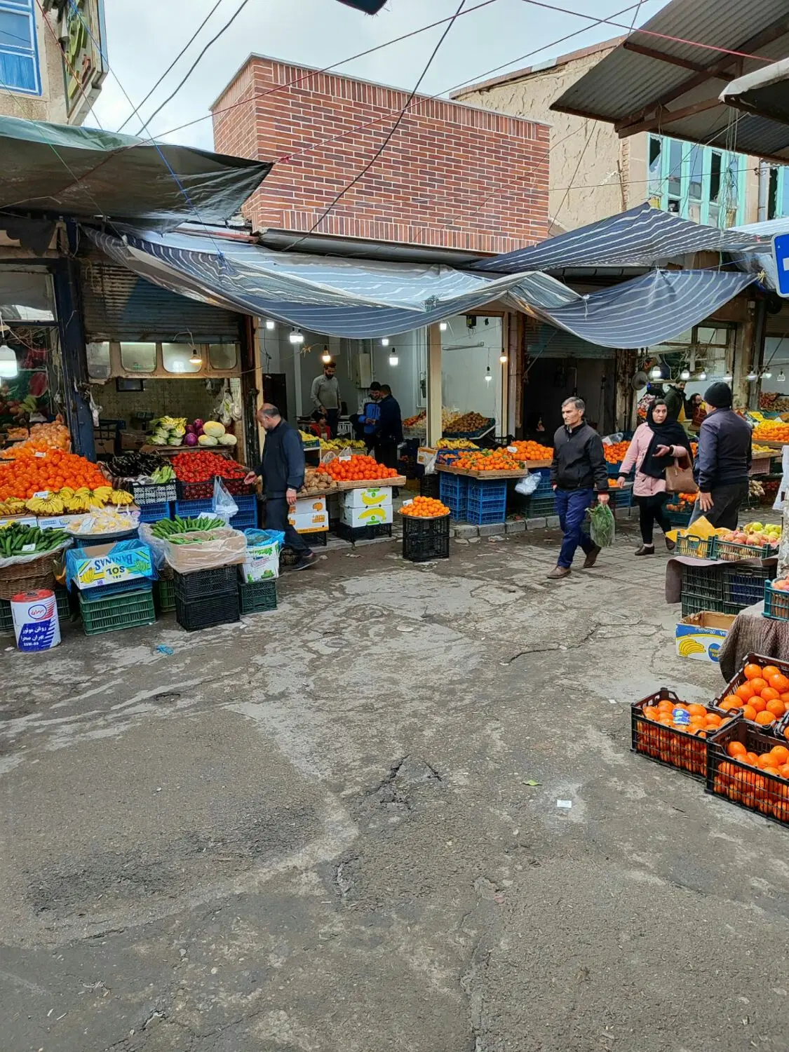 فروش ملک تجاری با سند شش دانگ (چای اوستی بازار)