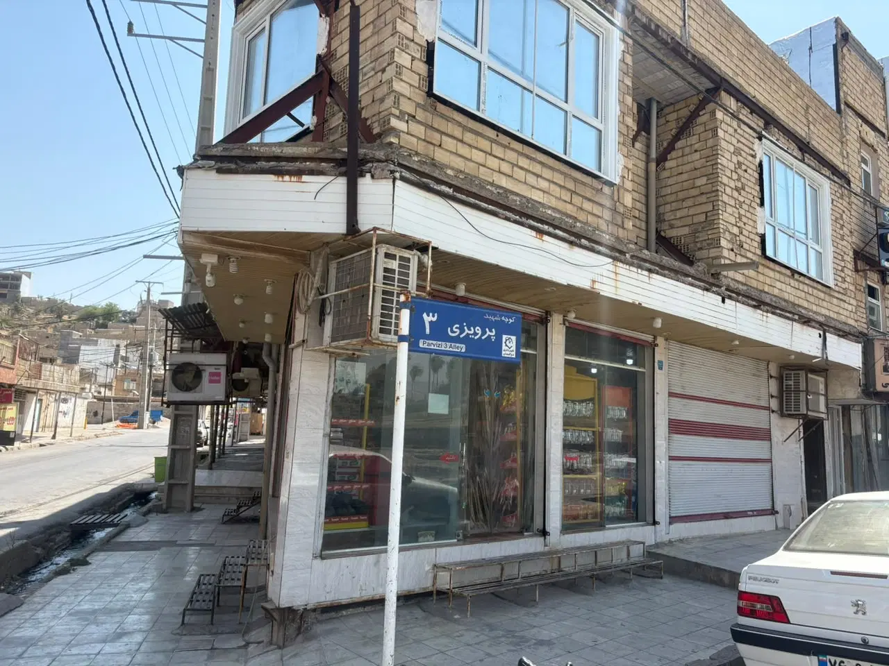 فروش۳دهنه مغازه تجاری تقاطع مدرس غربی وپرویزی