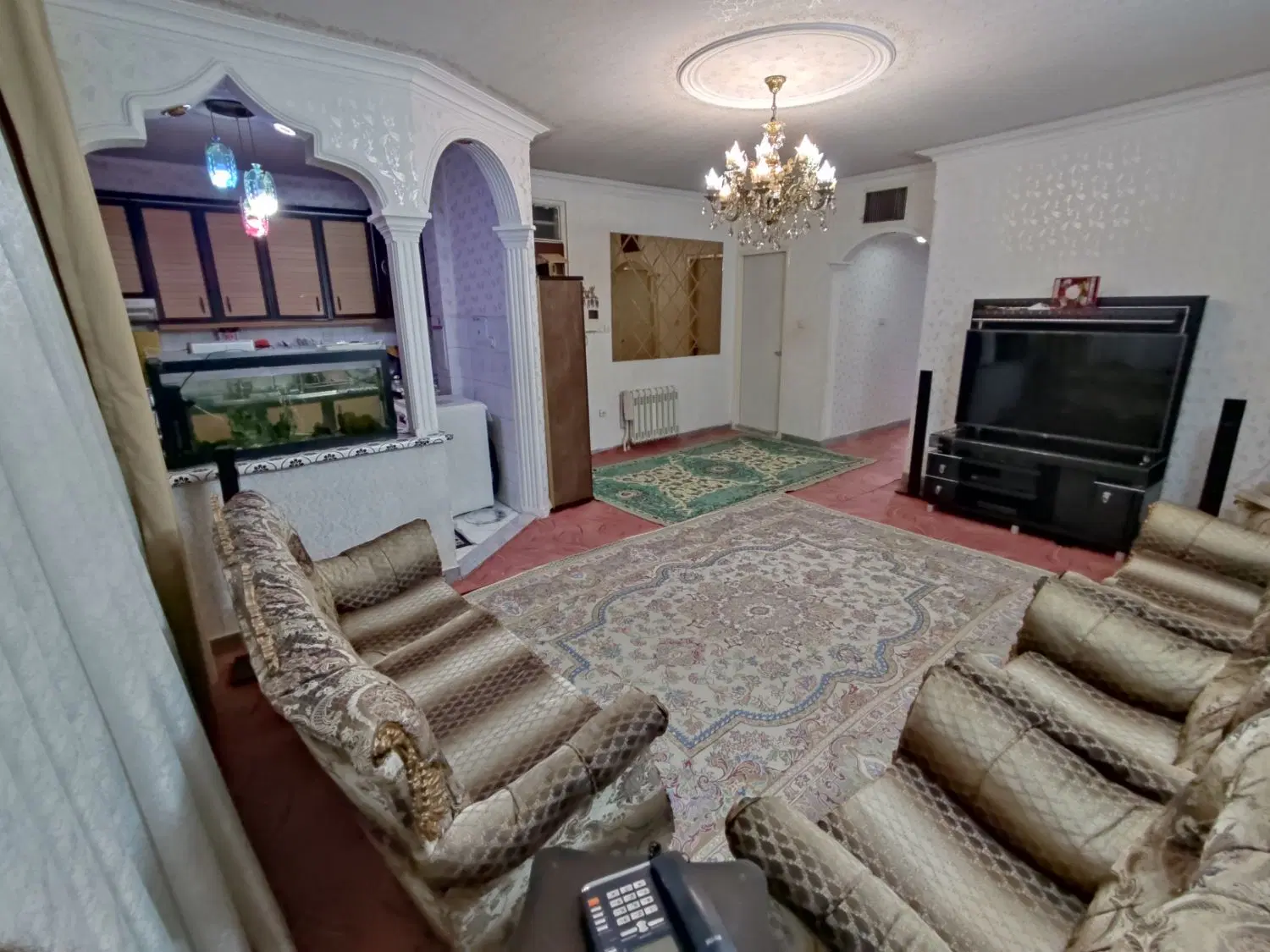 ارغوان شرقی .روبه نما.پارکینگ انباری