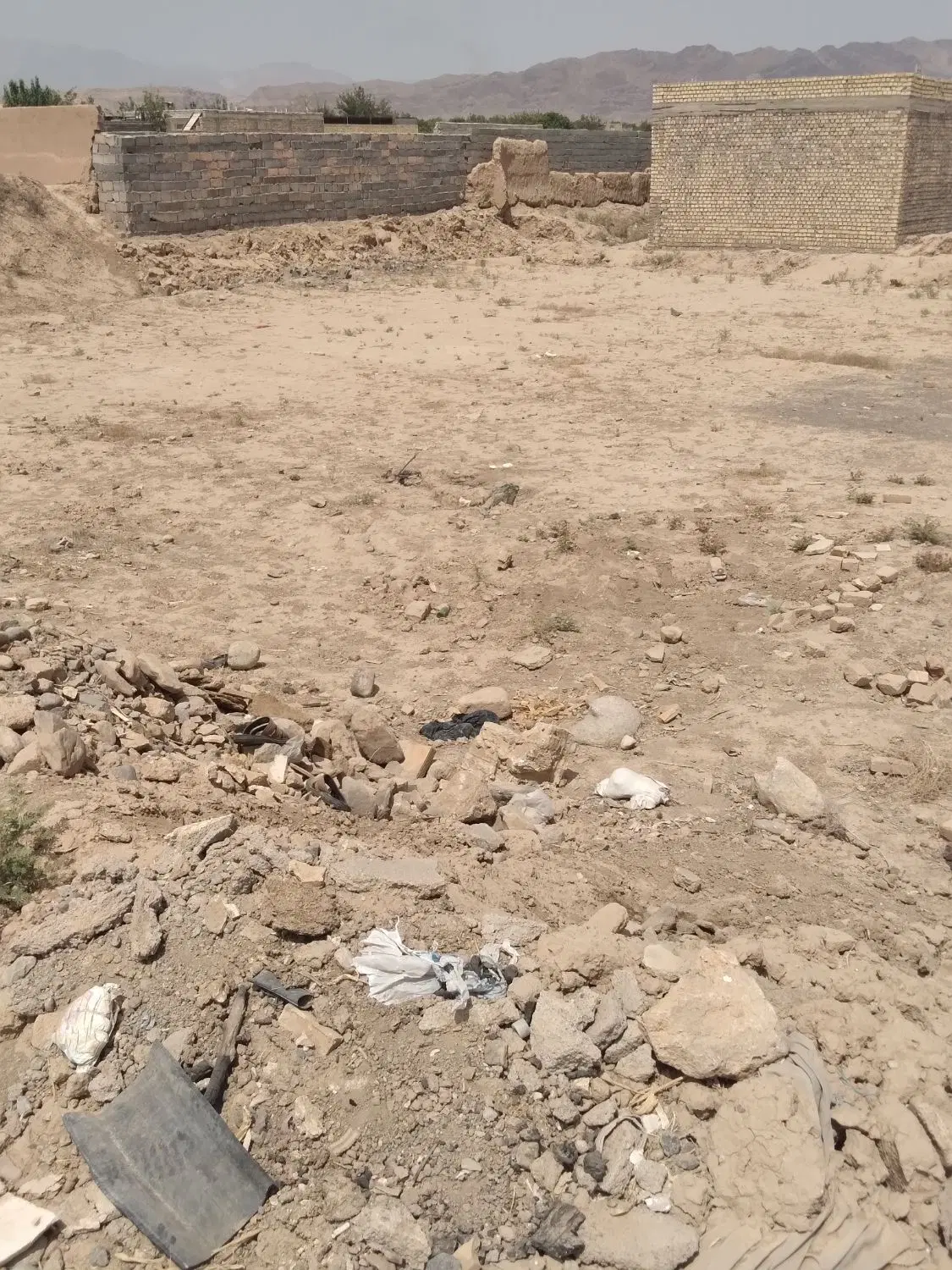 زمین فروشی