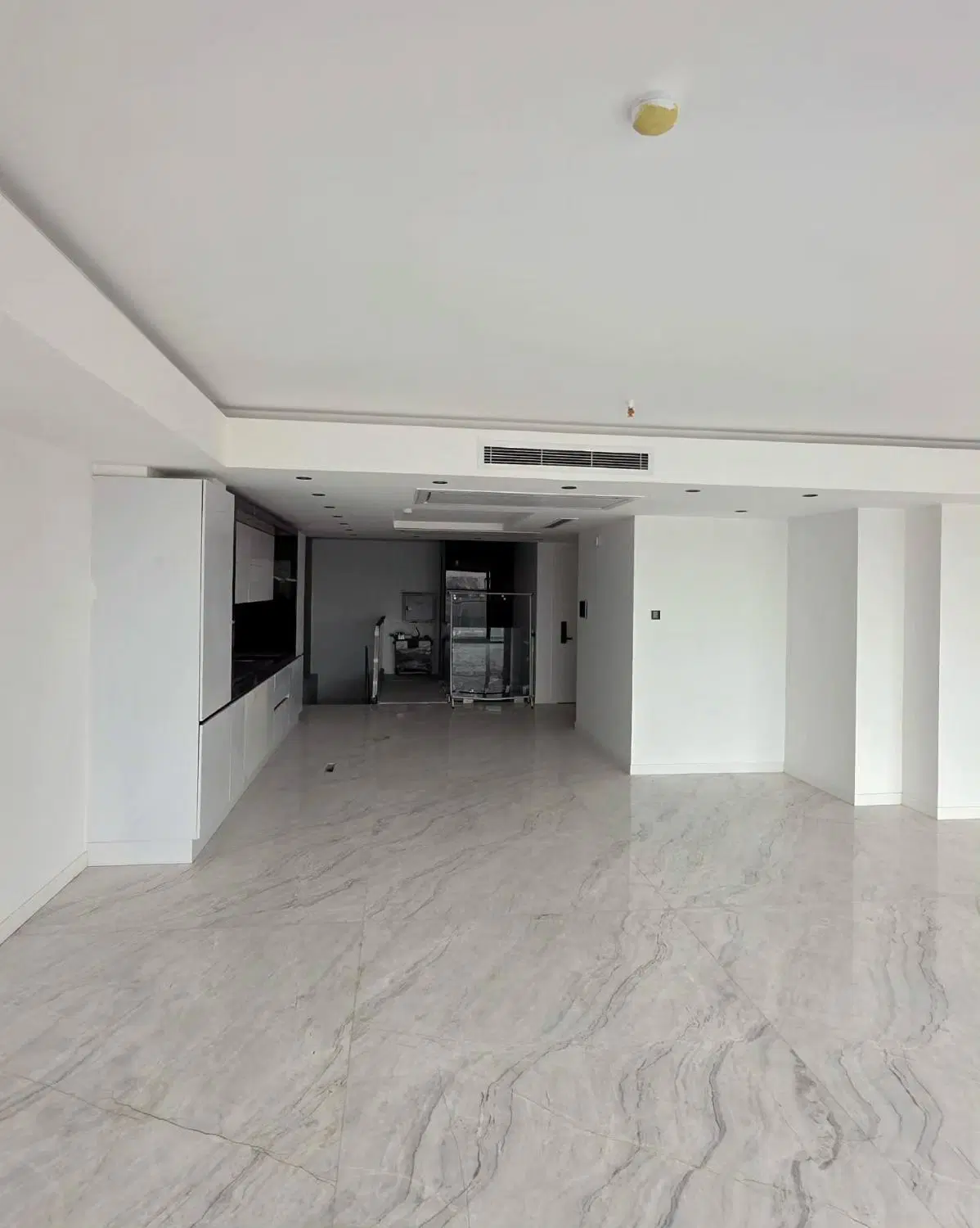 اپارتمان دو خواب 120 متری کم واحد فوق لوکس صفر