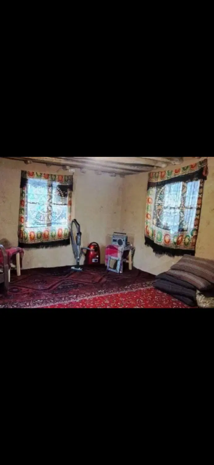 خانه در تخت سلیمان شیر مرد