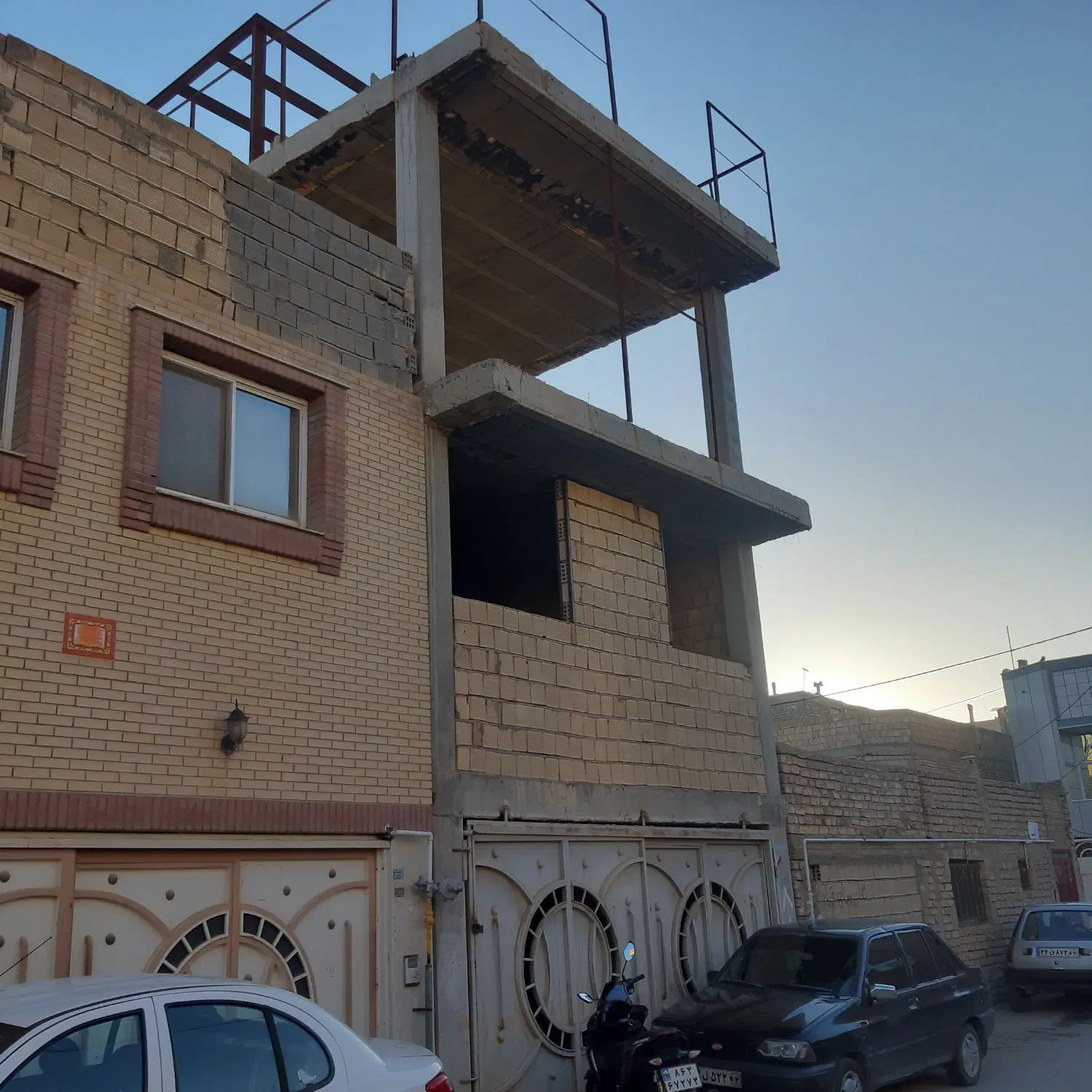 فروش منزل مسکونی نیمه ساز