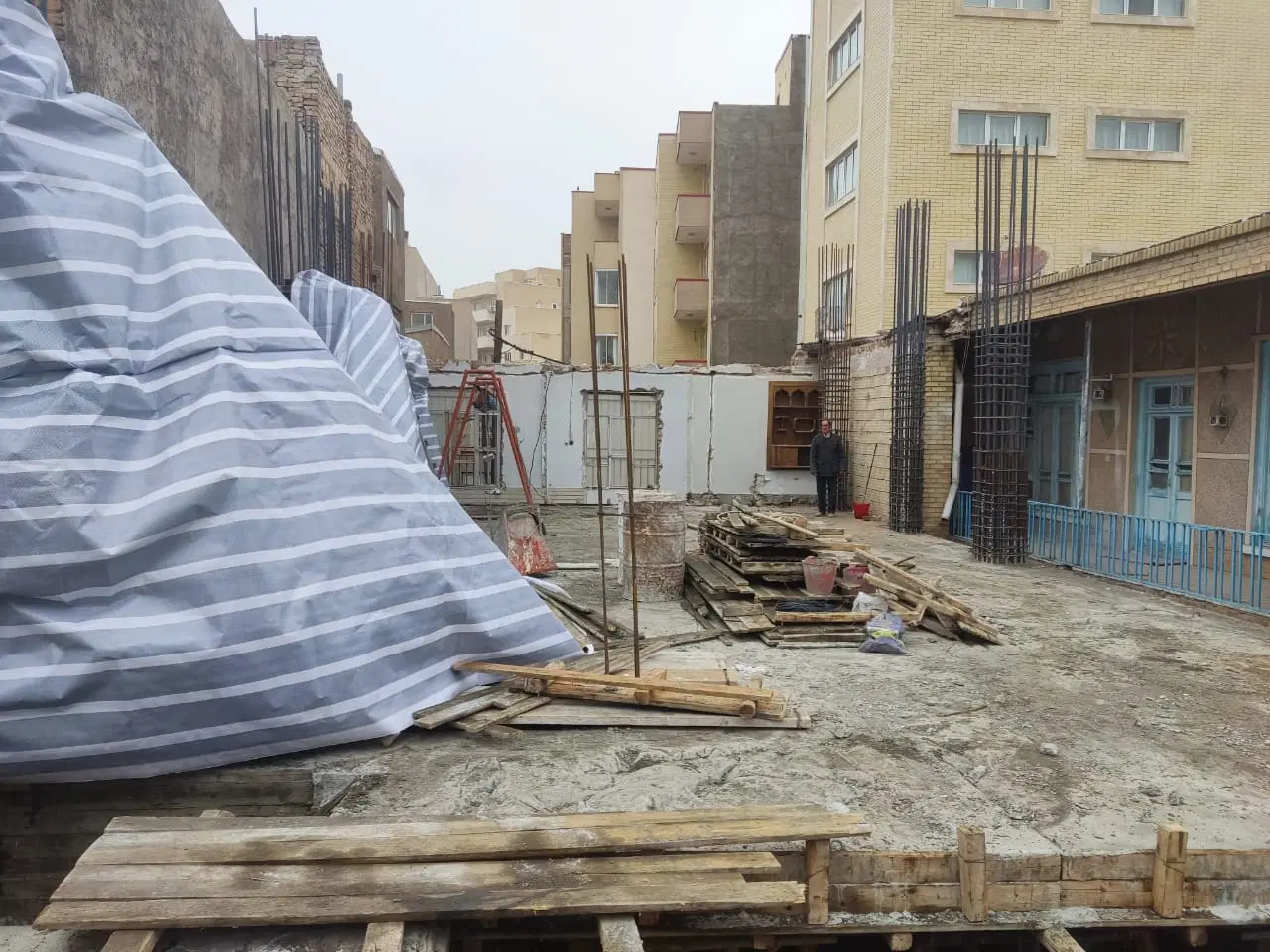 آپارتمان 5 طبقه