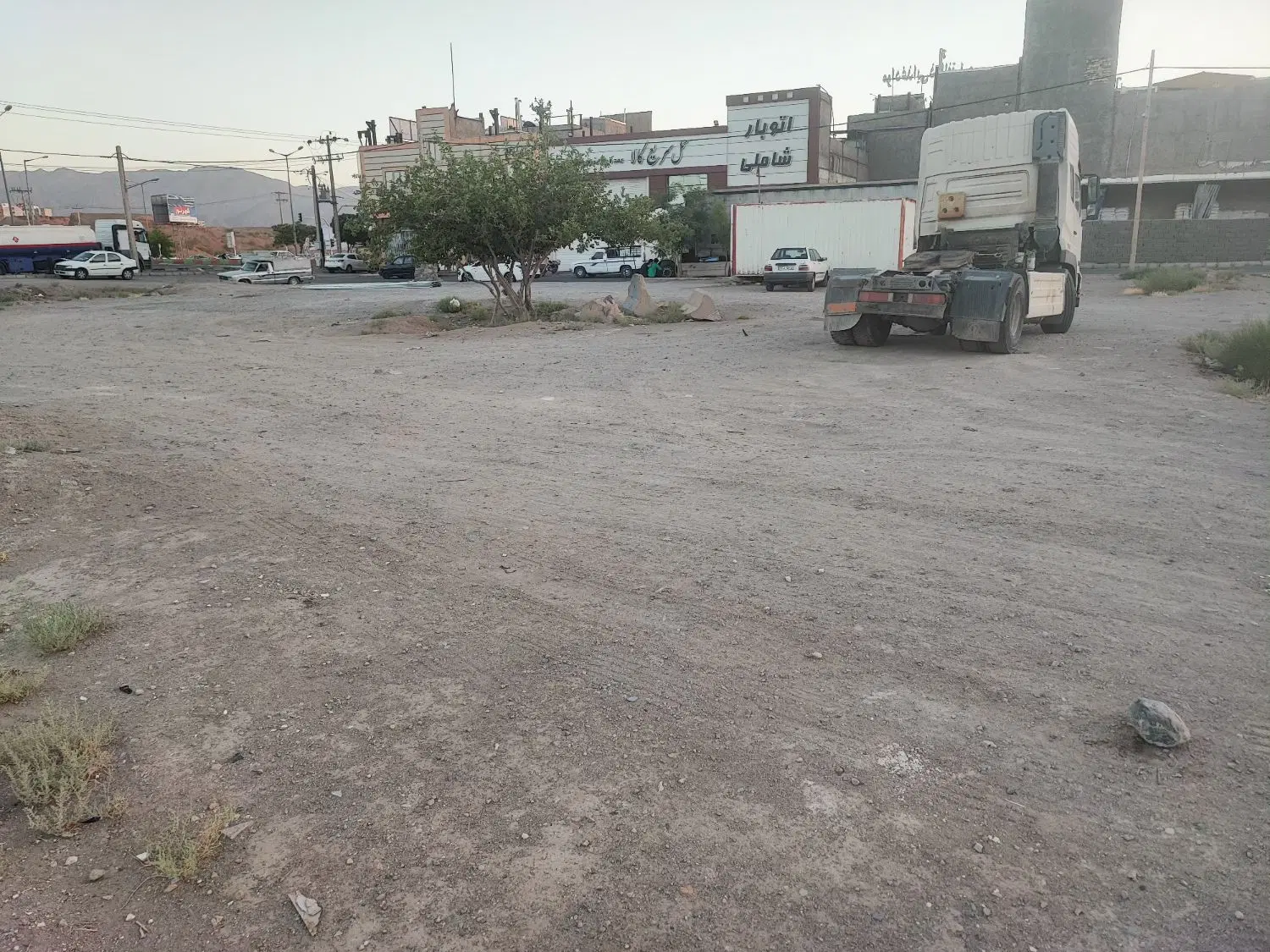 ۲۰۰ متر تجاری دائم سند تک برگ