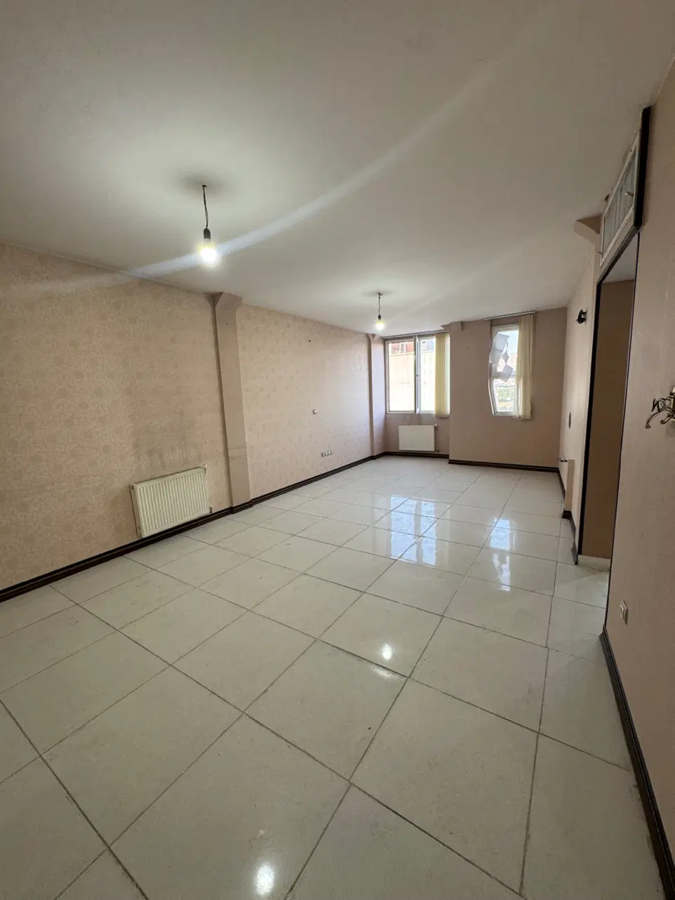 فروش اپارتمان 112متر سرباز ط3 ساخت 96 تخلیه جنوبی